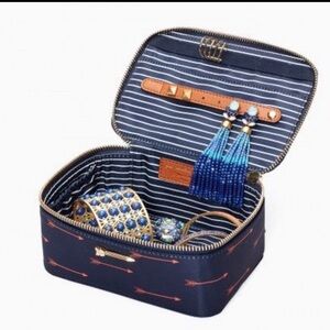 💥2/$33💥 Stella & Dot Arrow Print Jewlery Travel Bag